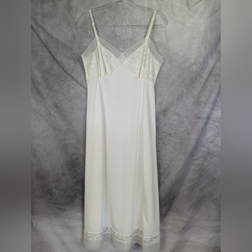 Classic White Lace-Trim Slip Chemise